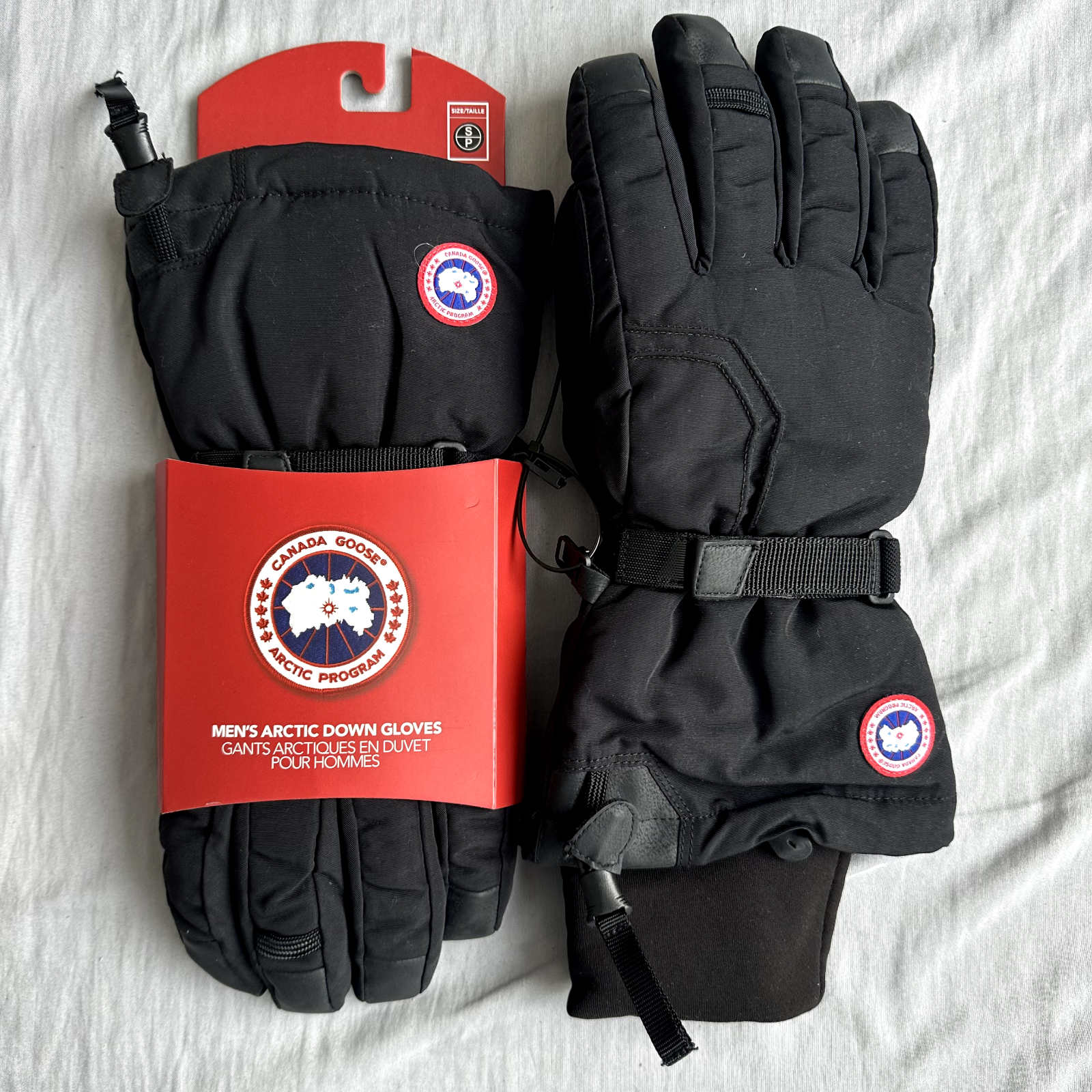 Canada Goose Arctic Down Gloves Size Small Retail $295