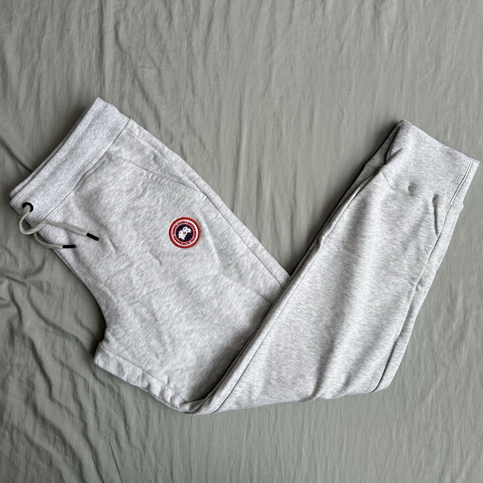 Canada Goose Sweat Pants Silverbirch Classic Badge Size XL Retail $295