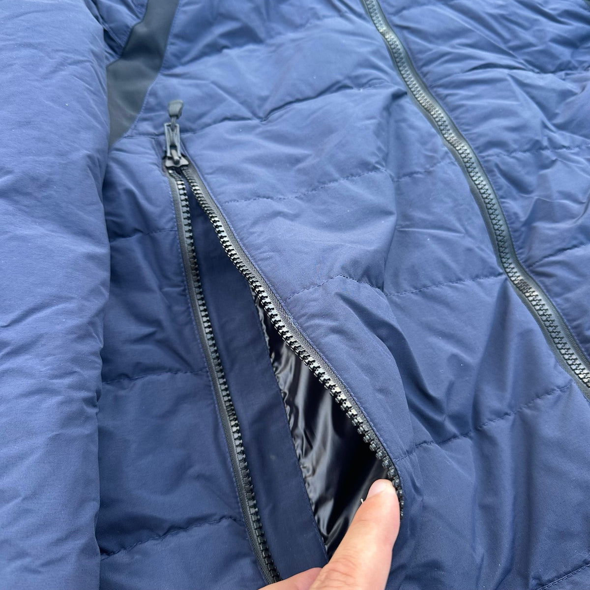 Canada Goose Updated Hybridge Base Coat Size 2XL