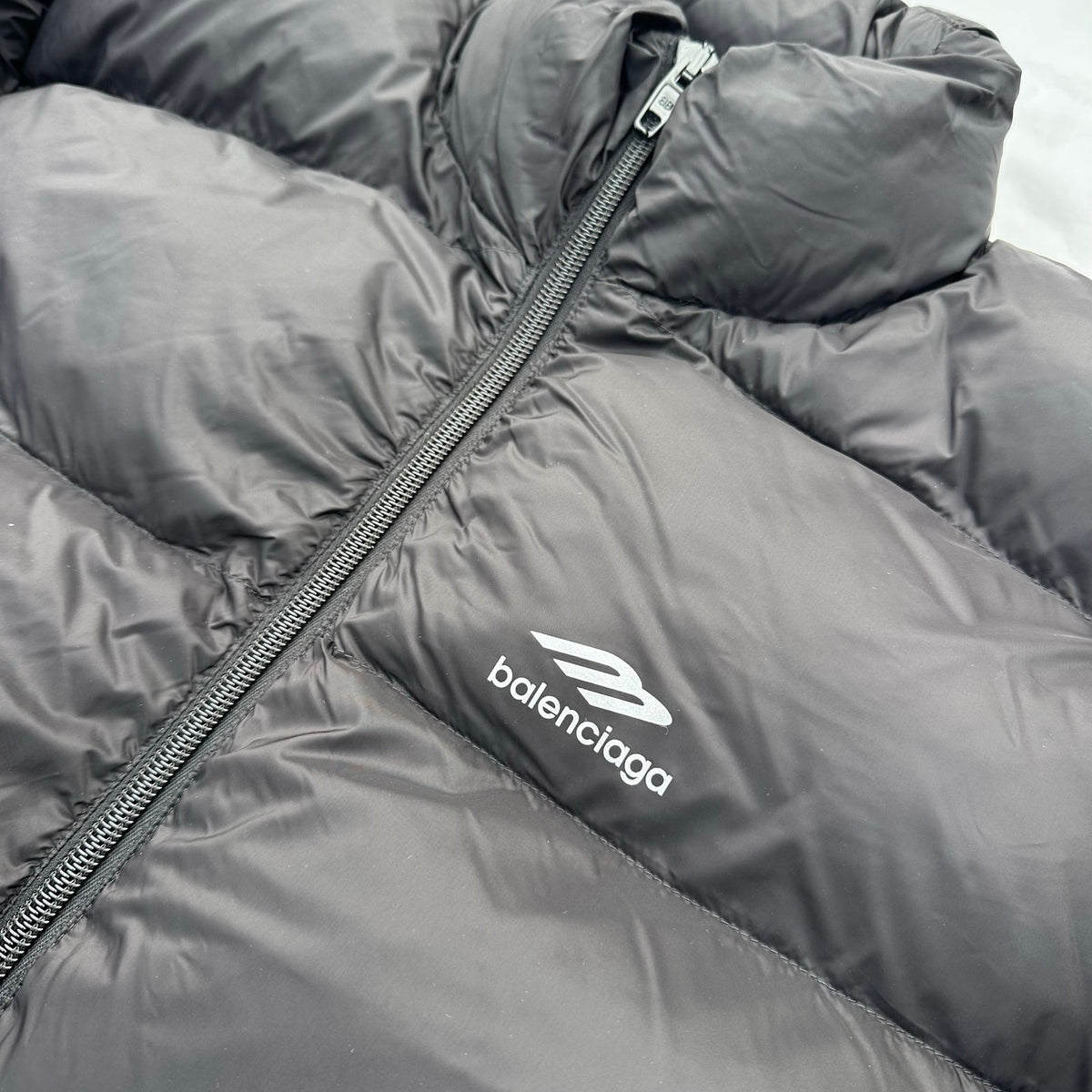 Balenciaga x Skiwear Sports Icon Puffer Jacket Size Large/XL